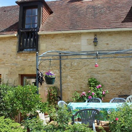 Halte Aux Places Marcillac-Saint-Quentin Esterno foto