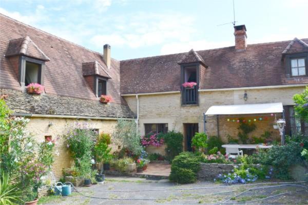 Halte Aux Places Marcillac-Saint-Quentin Esterno foto