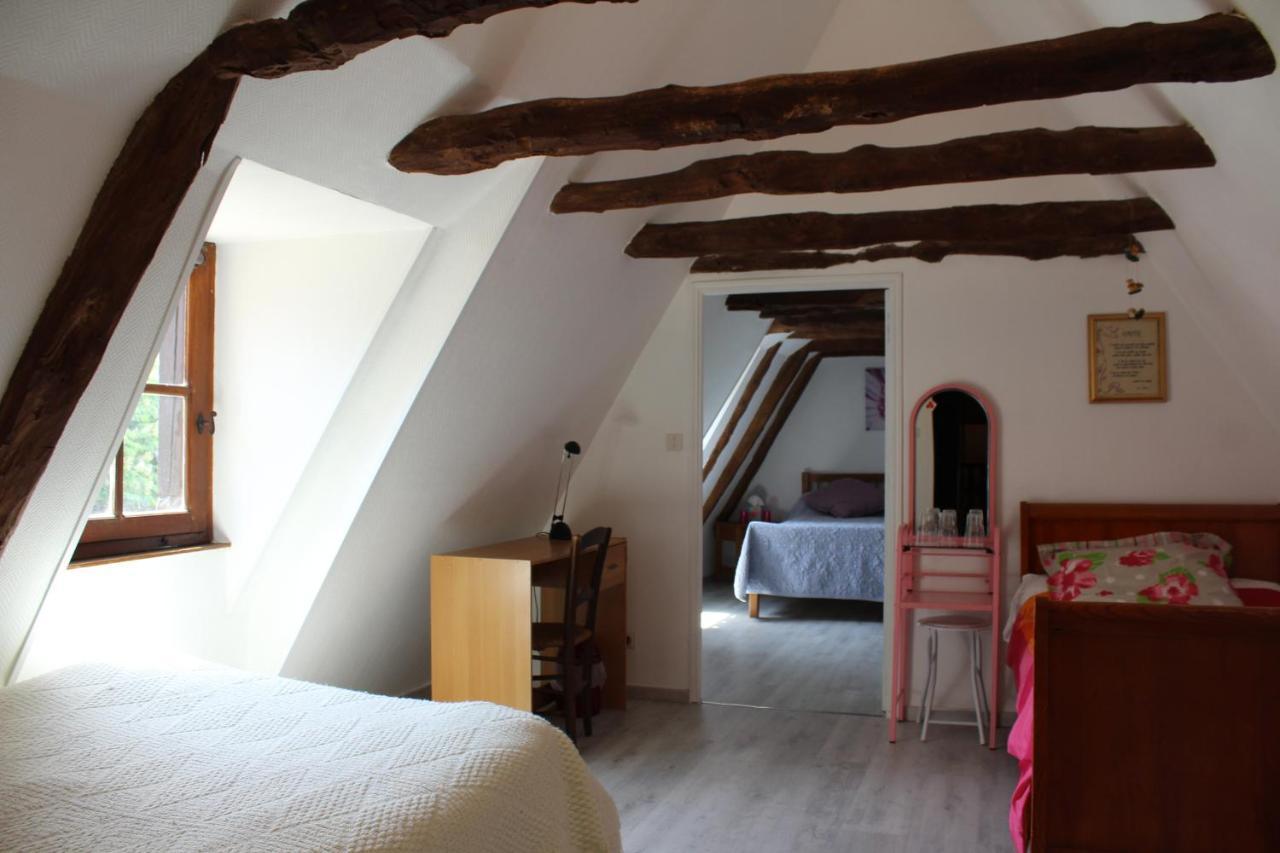 Halte Aux Places Marcillac-Saint-Quentin Esterno foto
